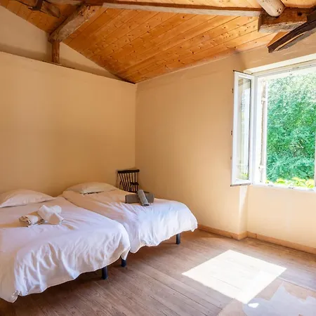 Holiday home Maison De Caractere & Piscine - Proche Saint-emilion *
